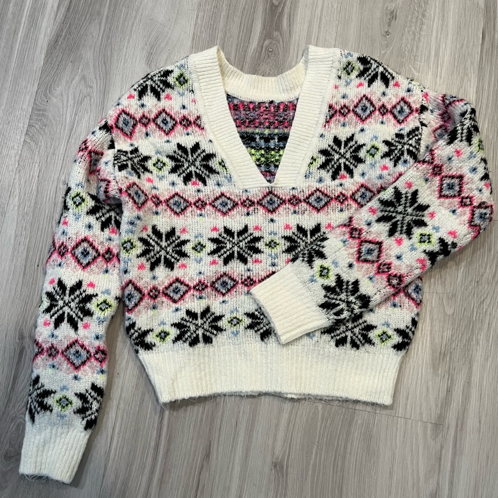 Victoria's Secret V-Neck Sweater White Black Nordic Style
